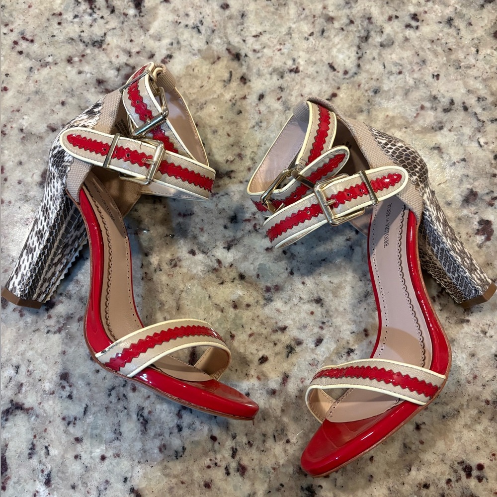 POUR LA VICTOIRE "VERONICA" HEELS Size 8